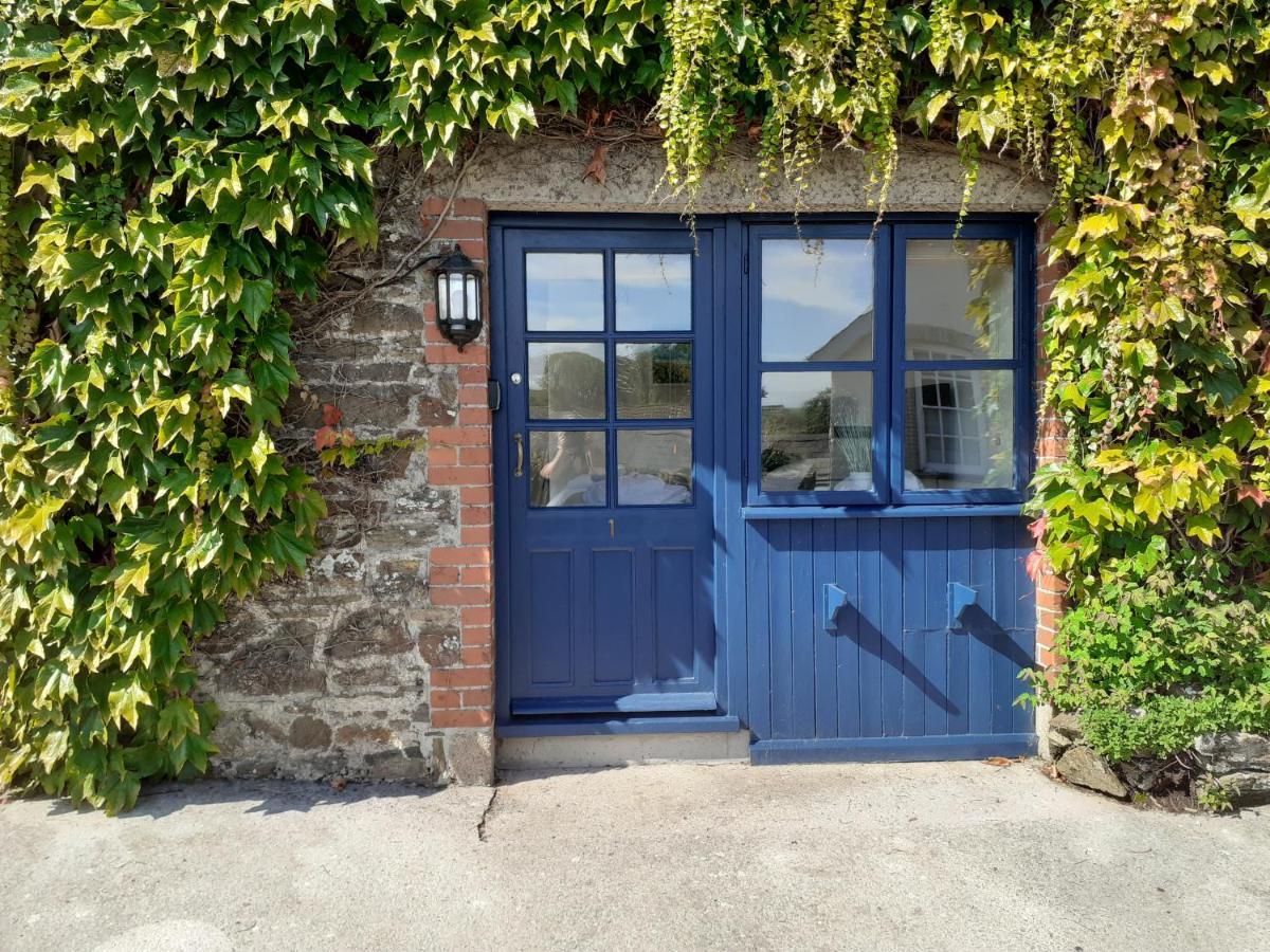 ホテル The Ivy Barn Holbeton エクステリア 写真